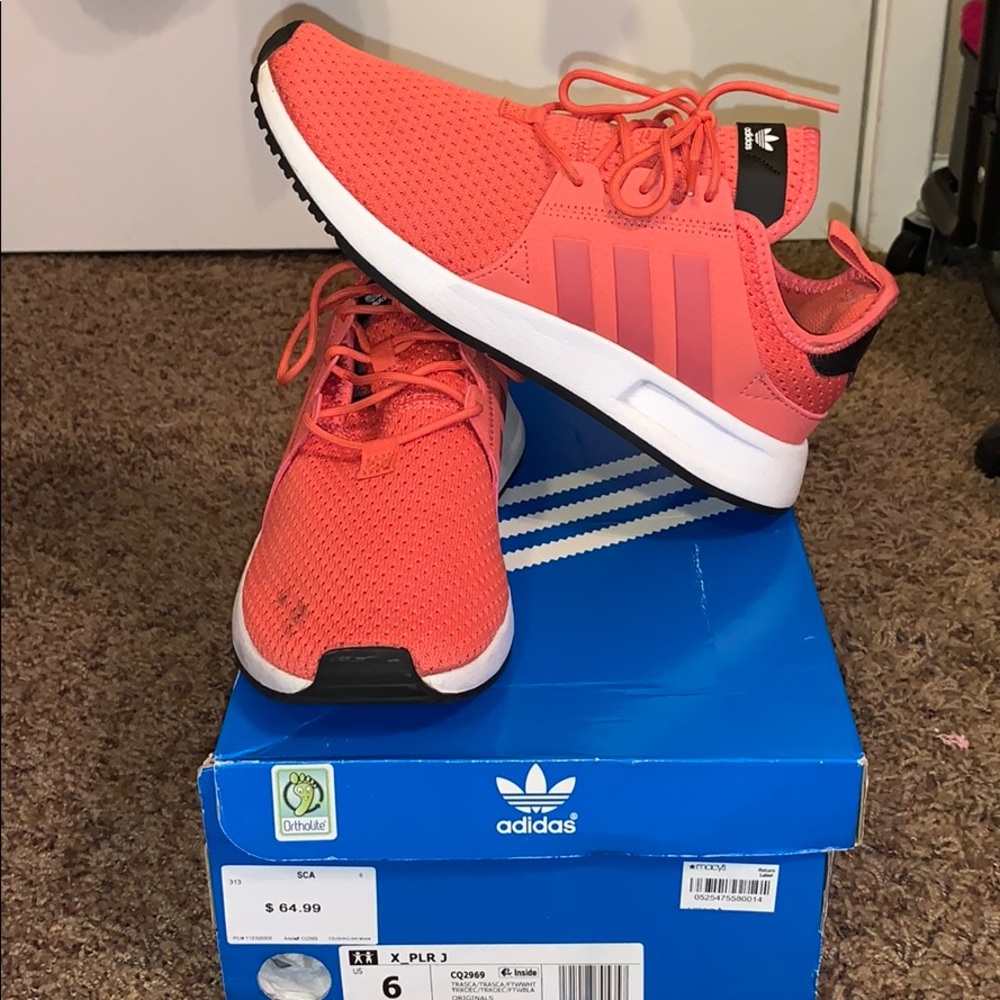 Coral Adidas